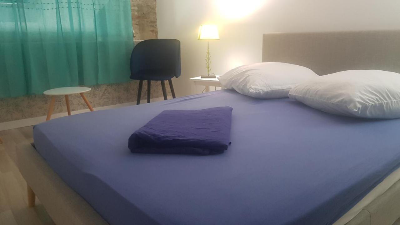 Tournus Castrum Romain- Loft 90M2 - 3 Etoiles - Petit Box Velo - 5Mn Autoroute Exterior foto